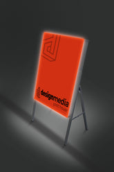 KUNDENSTOPPER TWIST A1 mit LED-Beleuchtung