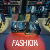 Bodenaufkleber mit Freikonturschnitt