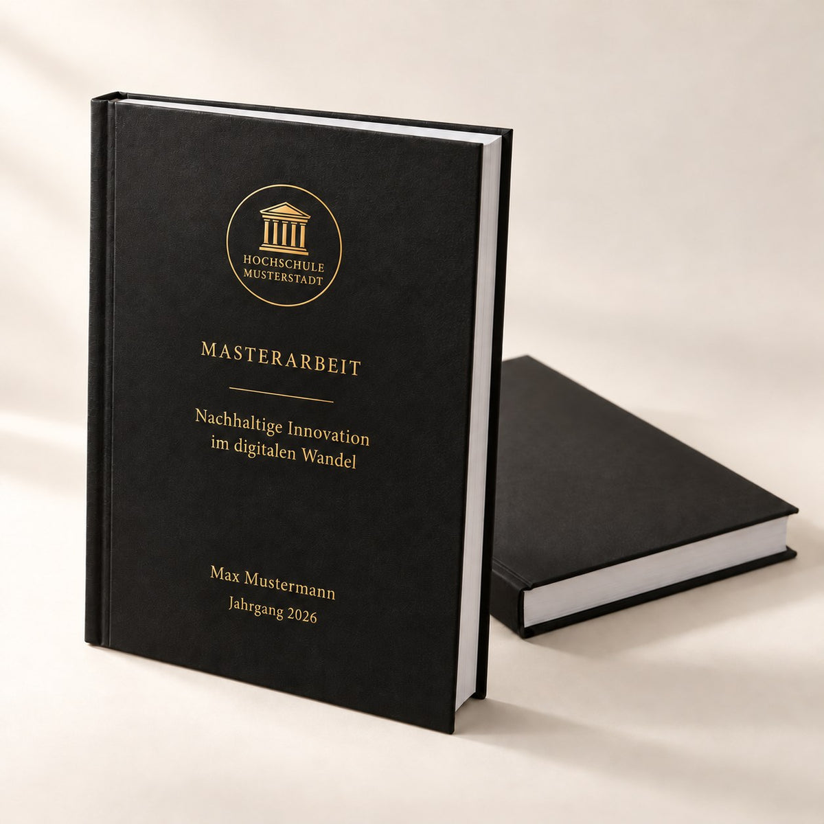 Masterarbeit Hardcover schwarz mit Goldprägung – DM Printhouse Stuttgart